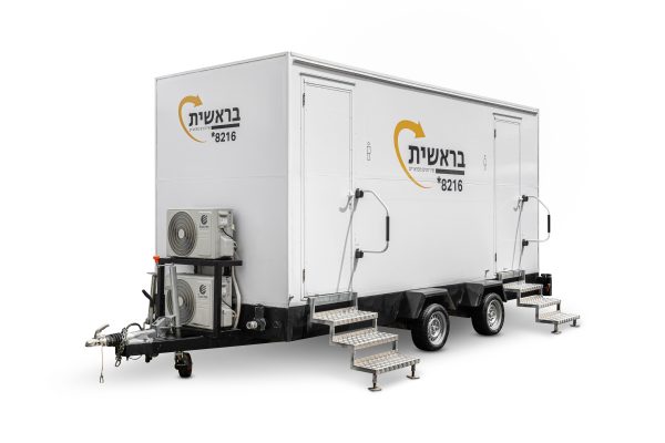 6-Stall Luxury Restroom Trailer – photo 7