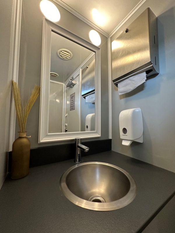 2-Stall Luxury Restroom Trailer – photo 3