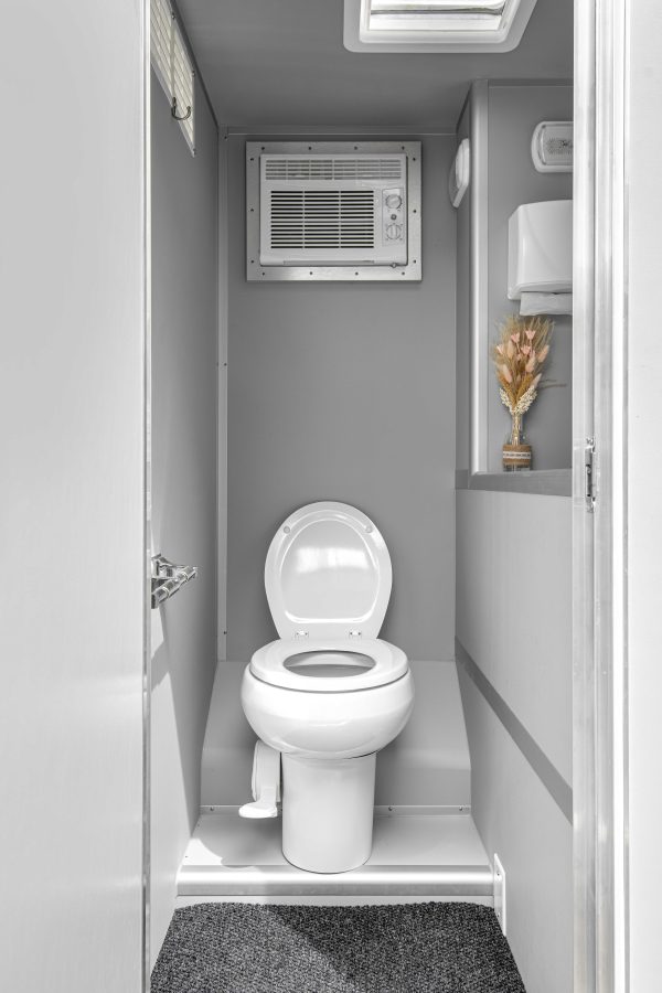 Solar-Powered, Air-Conditioned VIP Toilet – photo 2